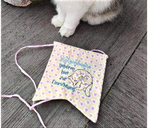 Stickdatei ITH - Wimpel Stab "Katzenhaare gehören hier zur Einrichtung."